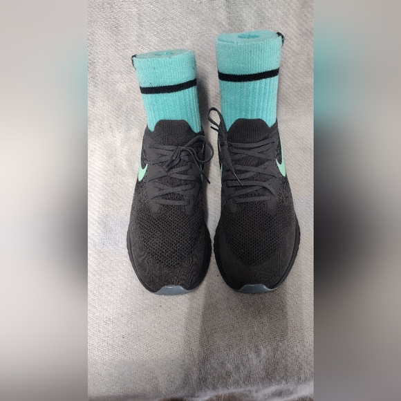 Nike epic react Flyknit Nike id with matching socks - Picture 6 of 6